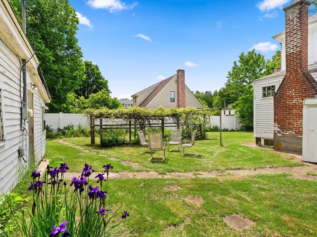 Single Family Residence at 104 Great Rd, Maynard MA 01754, Maynard, photo 7 of 36
