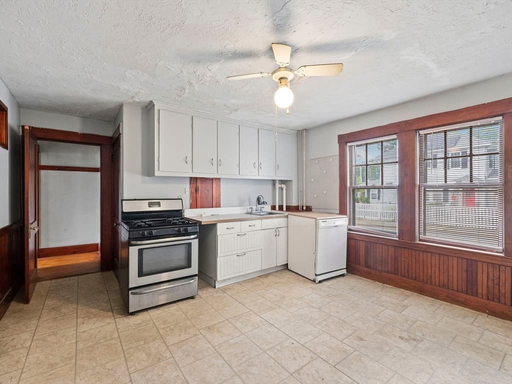 Single Family Residence at 104 Great Rd, Maynard MA 01754, Maynard, photo 10 of 36
