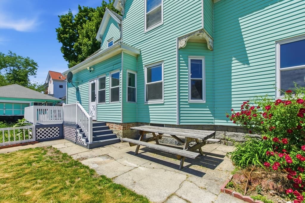 79 Warwick St, Lowell MA 01851 photo 34