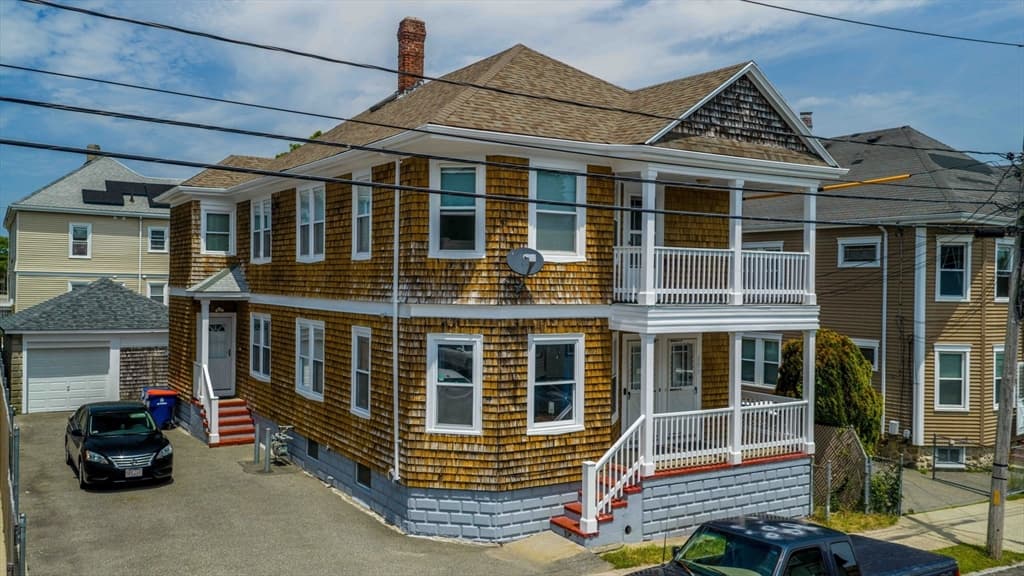 151-153 Clara St, New Bedford MA 02744