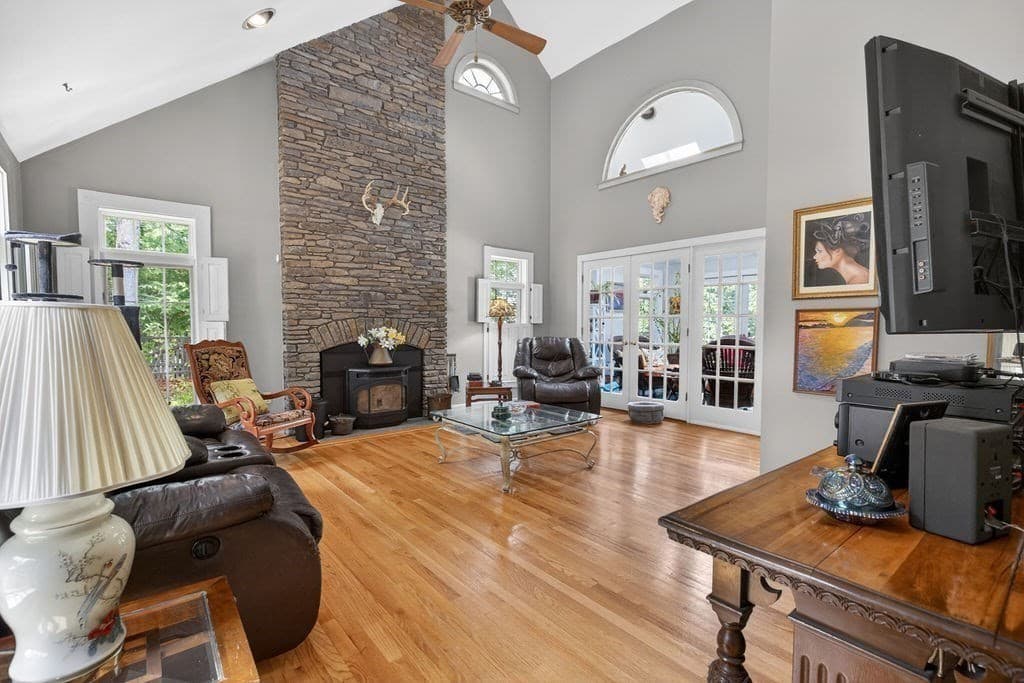 346 Judson St, Raynham MA 02767 photo 11