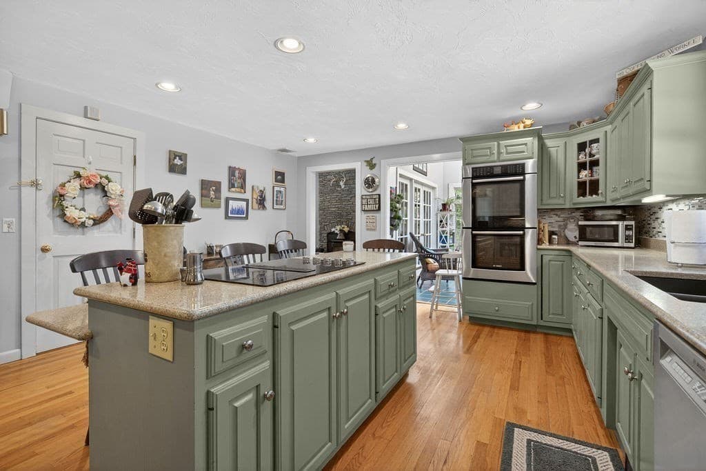 346 Judson St, Raynham MA 02767 photo 8