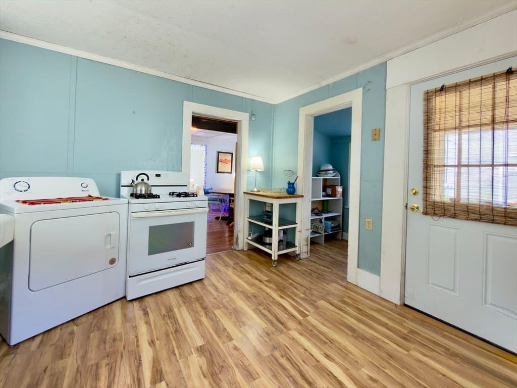 Single Family Residence at 192 South St, Northampton MA 01060, Northampton, photo 9 of 30