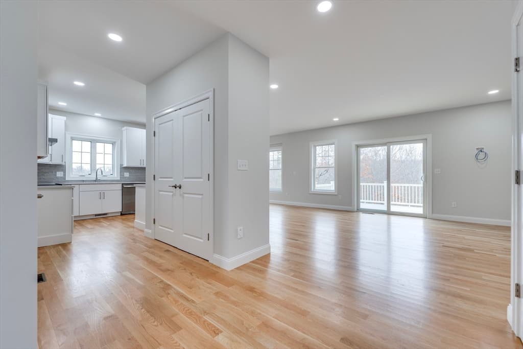 31 Strongwater Drive, Salem MA 01970 photo 9
