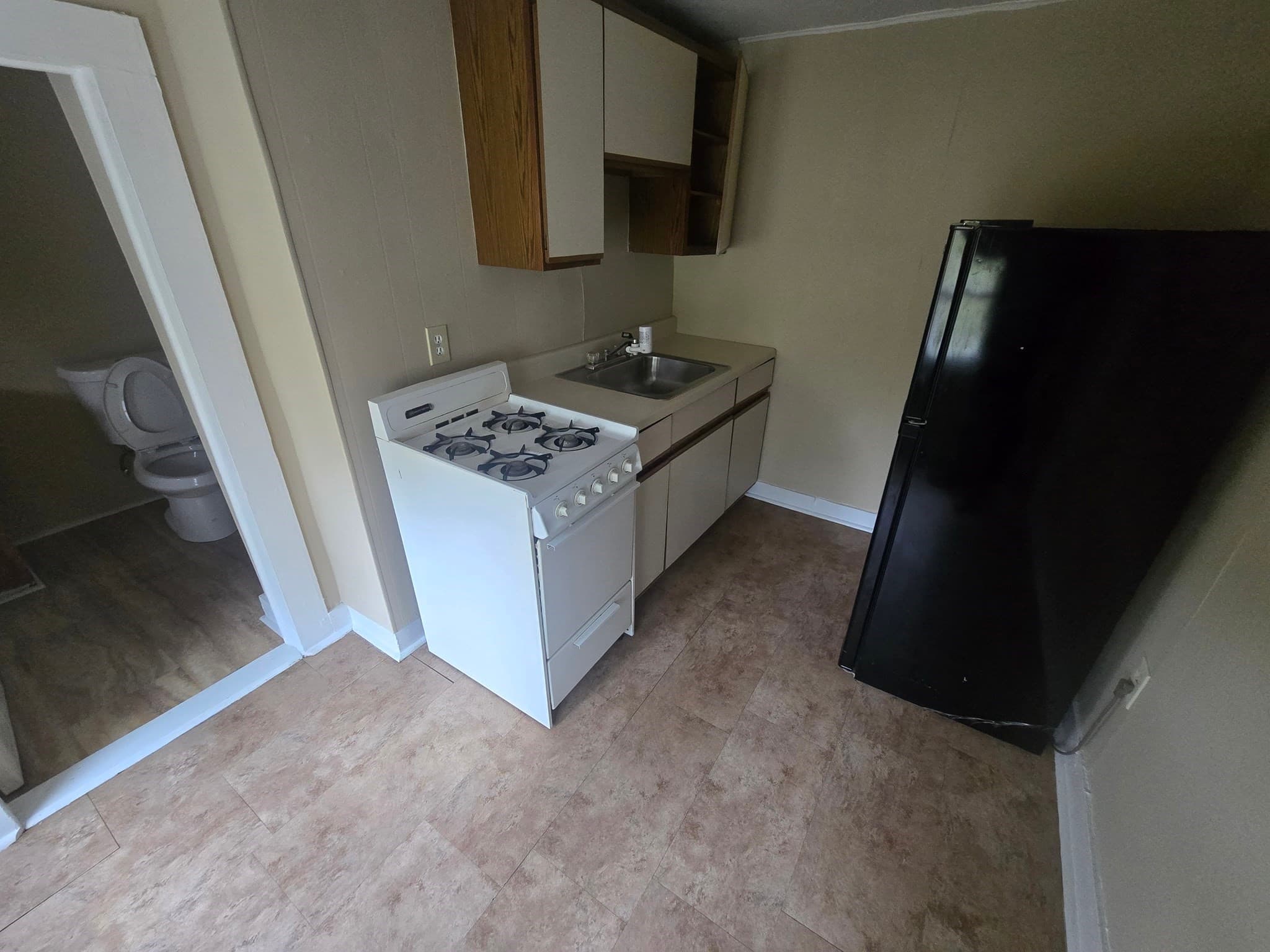 5+ Family - 5+ Units Up/Down at 162 Woodlawn Ave, Pittsfield MA 01201, photo 20 of 25
