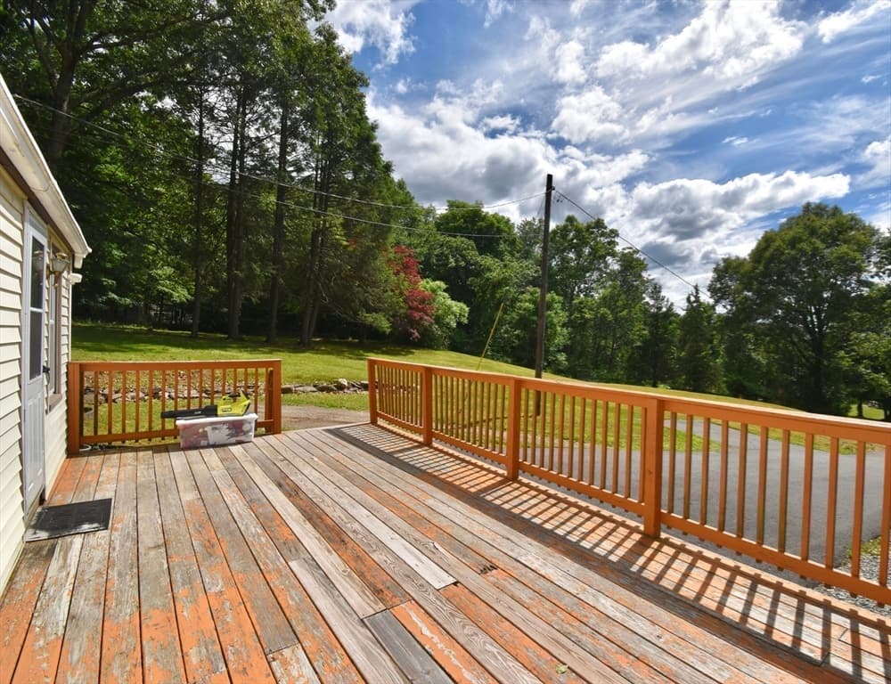 338 Wilbraham Rd, Hampden MA 01036