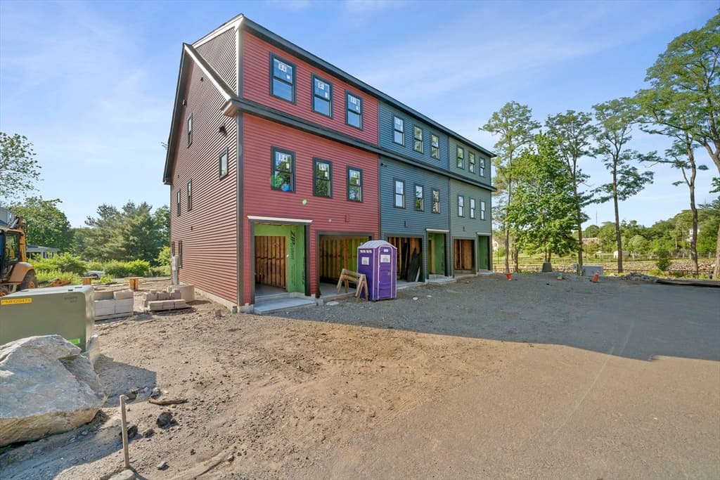 87 Neponset St # 11, Canton MA 02021