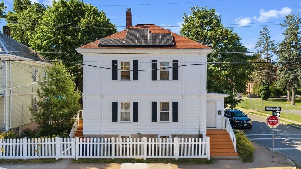 116 Liberty St, New Bedford MA 02740 photo 6
