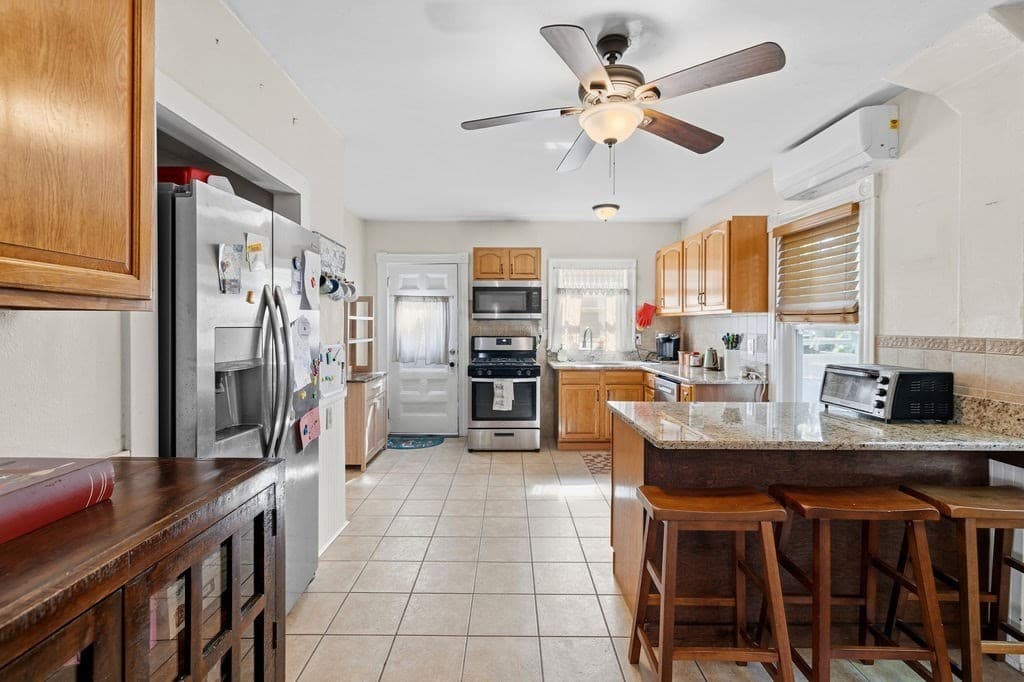 116 Liberty St, New Bedford MA 02740 photo 16