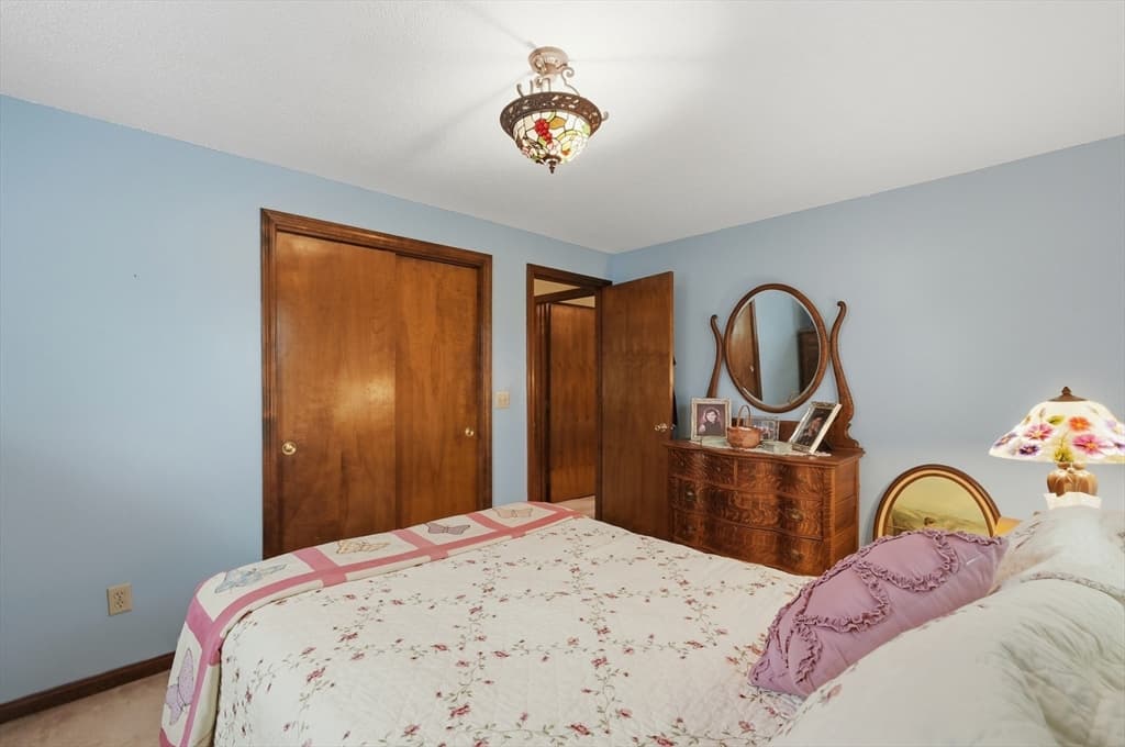 568 Lantern Ln, New Bedford MA 02740 photo 16