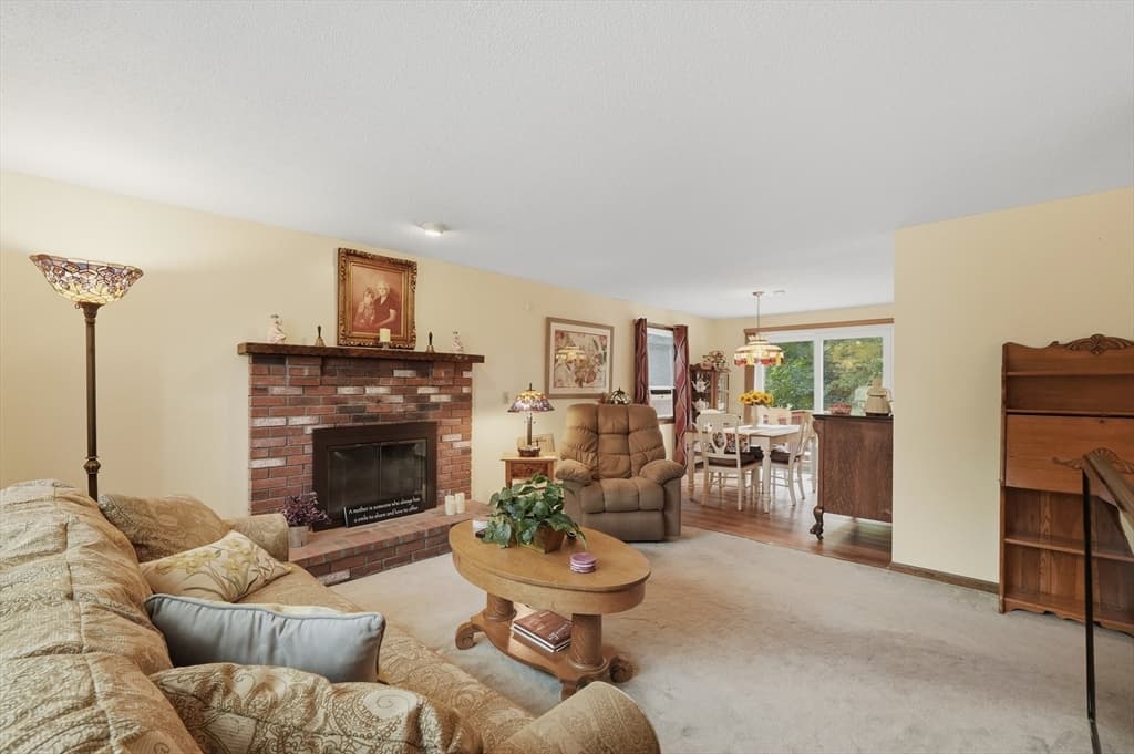 568 Lantern Ln, New Bedford MA 02740 photo 7