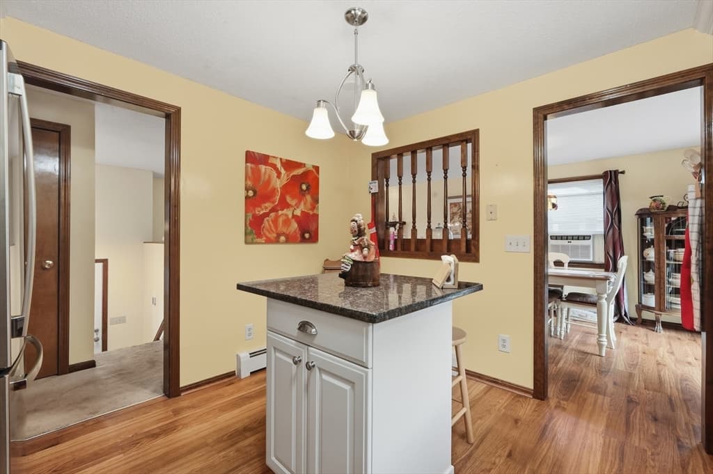 568 Lantern Ln, New Bedford MA 02740 photo 5