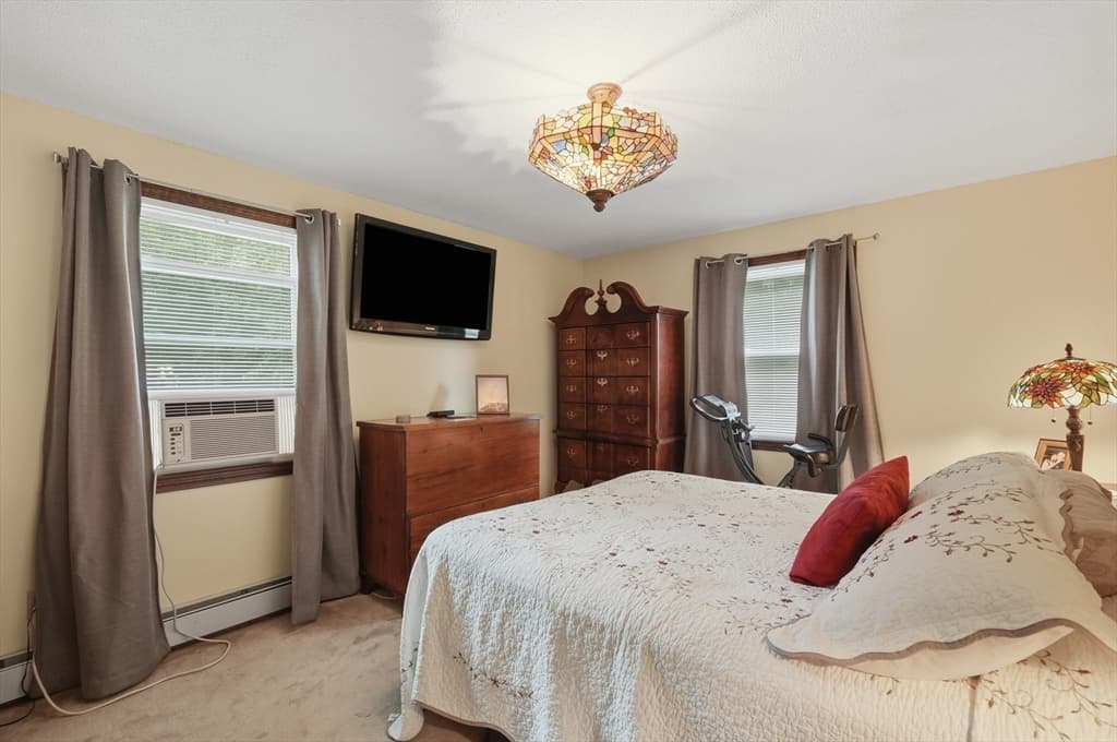 568 Lantern Ln, New Bedford MA 02740 photo 18