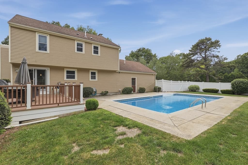 Single Family Residence at 35 Blueberry Hill, Webster MA 01570, Webster, photo 2 of 41