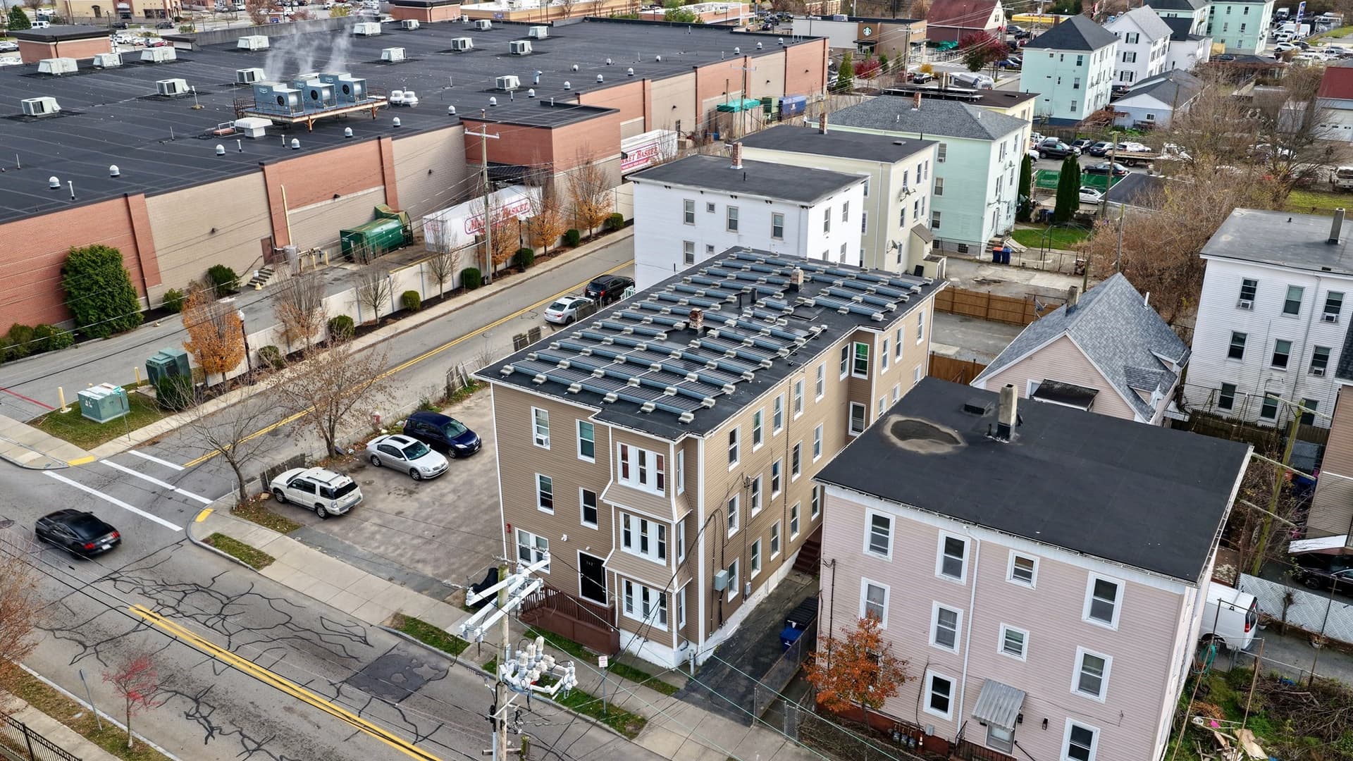 5+ Family - Rooming House at 162 Sawyer St, New Bedford MA 02746, photo 5 of 15