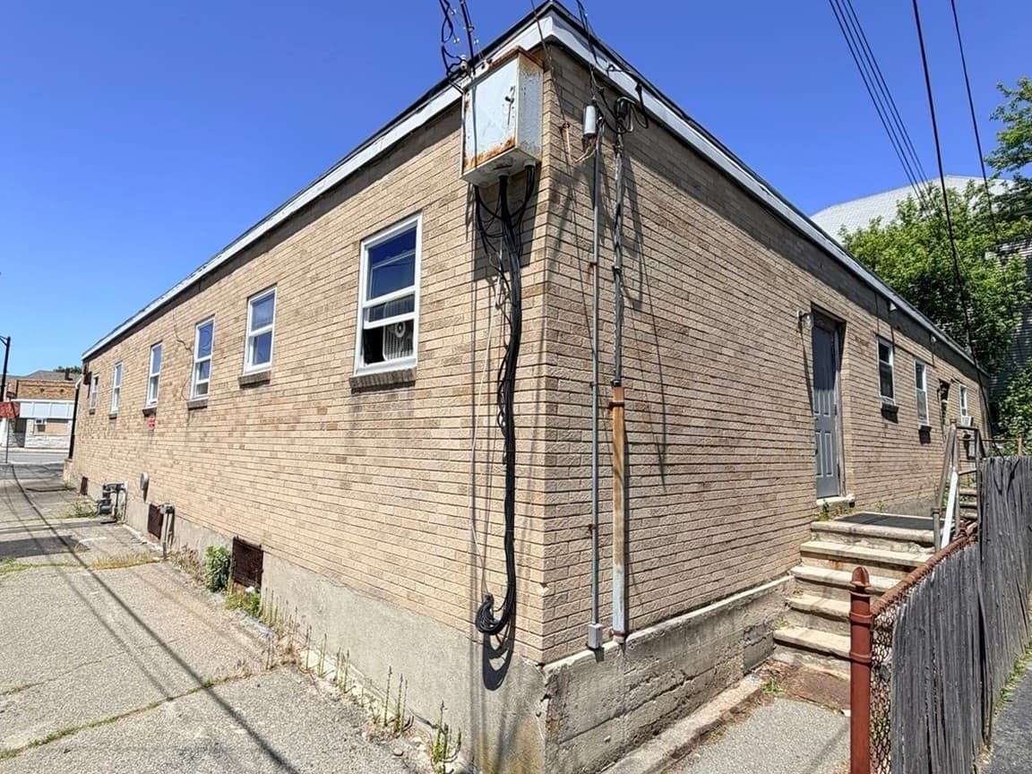 5+ Family - Rooming House at 1840-1846 Acushnet Ave, New Bedford MA 02746, New Bedford, photo 3 of 12