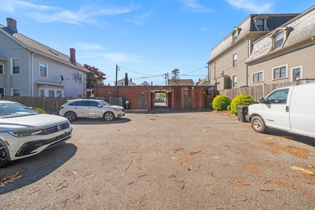 682 Broadway, Chelsea MA 02150 photo 5