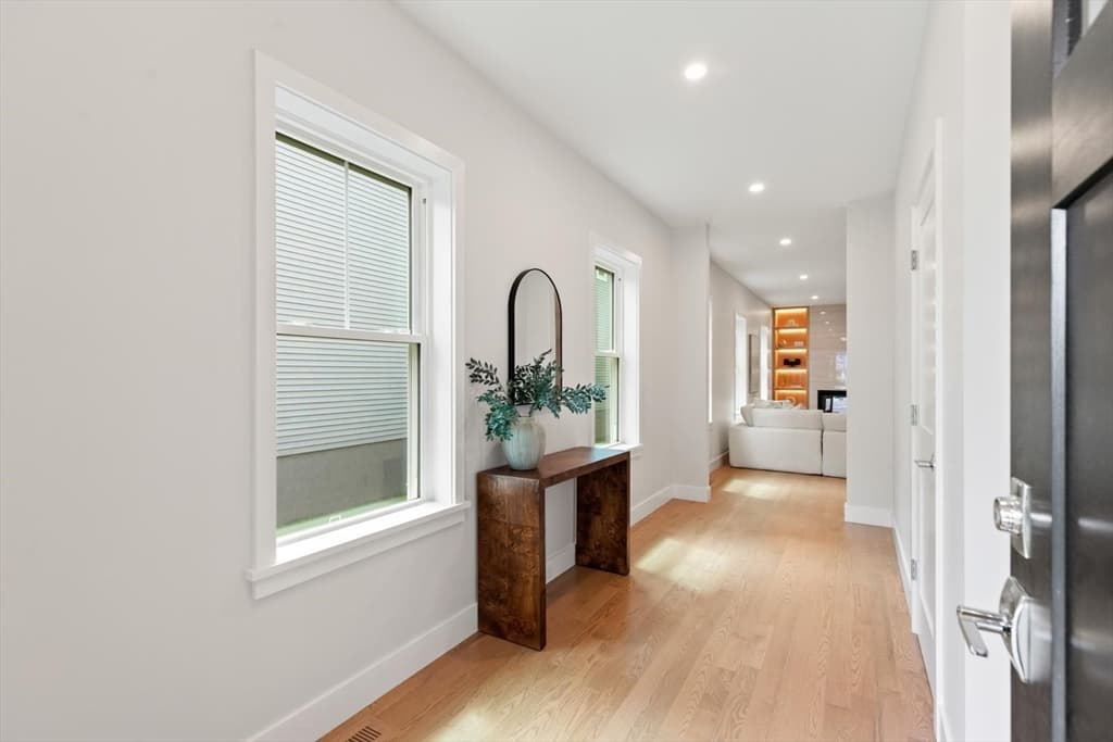 89 Spring St, Lexington MA 02421 photo 3