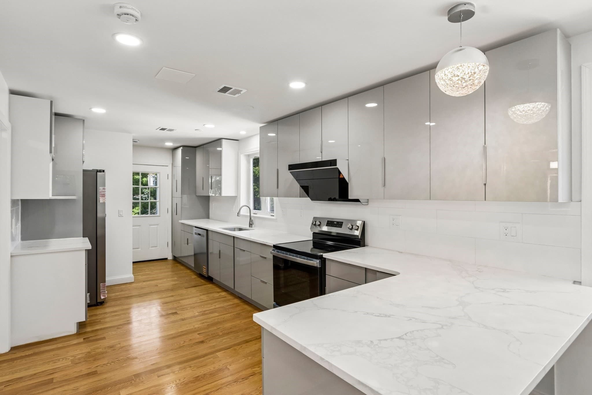 Condominium at 31 Coleman Rd # B, Arlington MA 02476, Arlington, photo 9 of 38