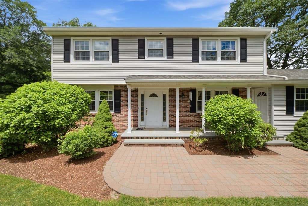 Single Family Residence at 9 Sparhawk Dr, Burlington MA 01803, Burlington, photo 2 of 42