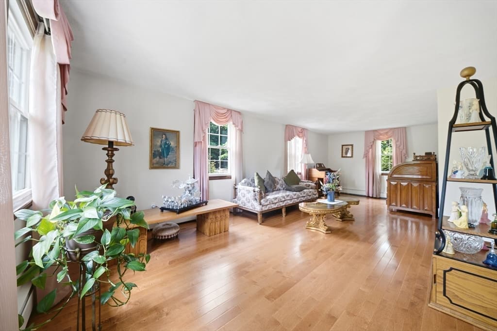 Single Family Residence at 9 Sparhawk Dr, Burlington MA 01803, Burlington, photo 13 of 42