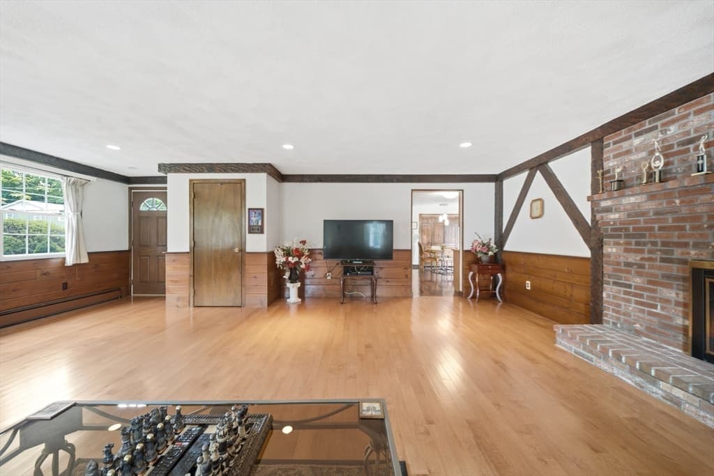 Single Family Residence at 9 Sparhawk Dr, Burlington MA 01803, Burlington, photo 26 of 42