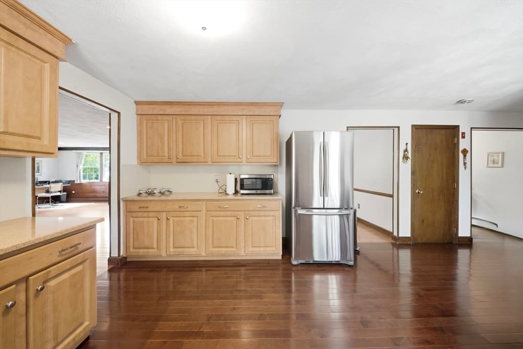 Single Family Residence at 9 Sparhawk Dr, Burlington MA 01803, Burlington, photo 22 of 42
