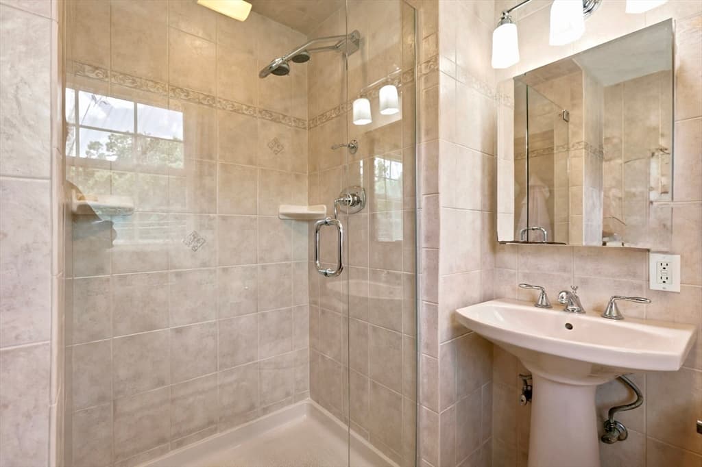 Single Family Residence at 9 Sparhawk Dr, Burlington MA 01803, Burlington, photo 38 of 42