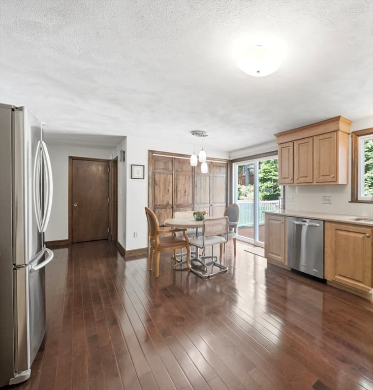 Single Family Residence at 9 Sparhawk Dr, Burlington MA 01803, Burlington, photo 18 of 42