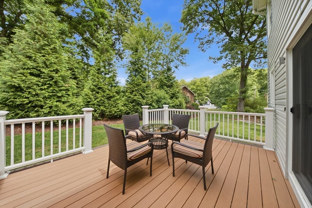 Single Family Residence at 9 Sparhawk Dr, Burlington MA 01803, Burlington, photo 11 of 42
