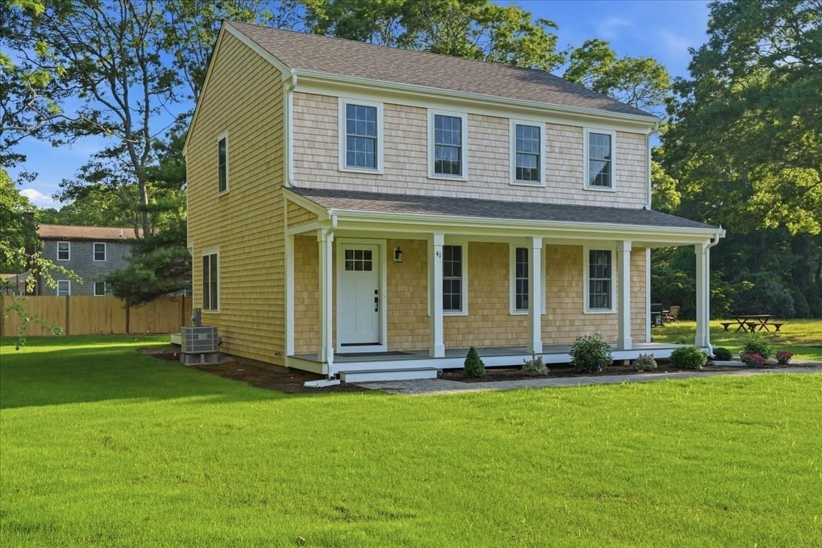Single Family Residence at 41 Avalon Dr, Falmouth MA 02536, photo 6 of 36