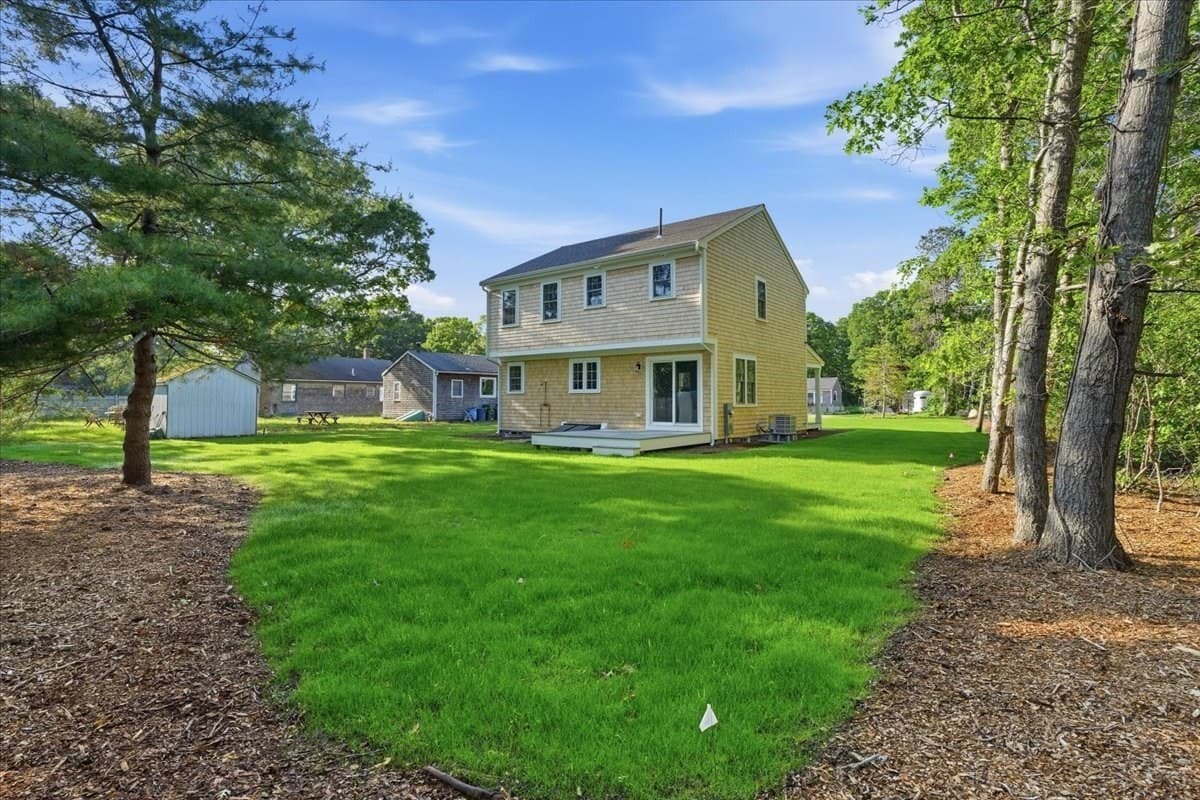 Single Family Residence at 41 Avalon Dr, Falmouth MA 02536, photo 12 of 36