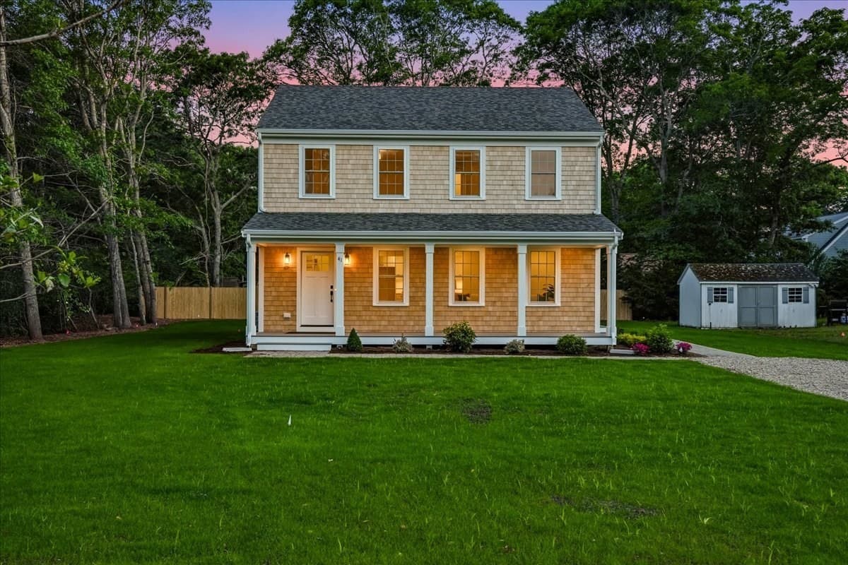 41 Avalon Dr, Falmouth MA 02536