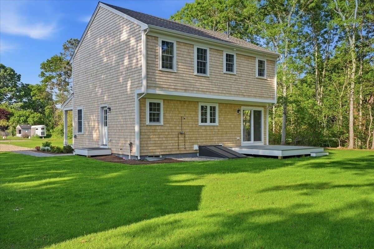 Single Family Residence at 41 Avalon Dr, Falmouth MA 02536, photo 10 of 36