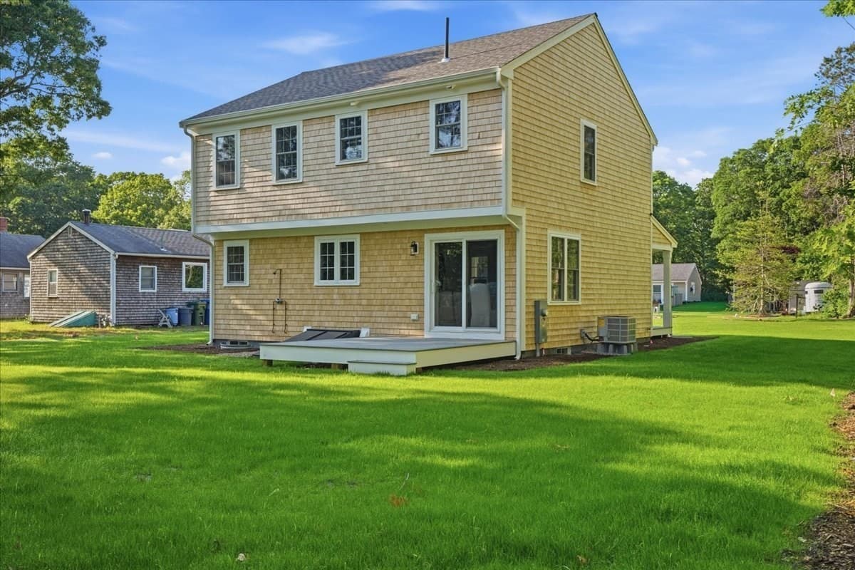 Single Family Residence at 41 Avalon Dr, Falmouth MA 02536, photo 8 of 36
