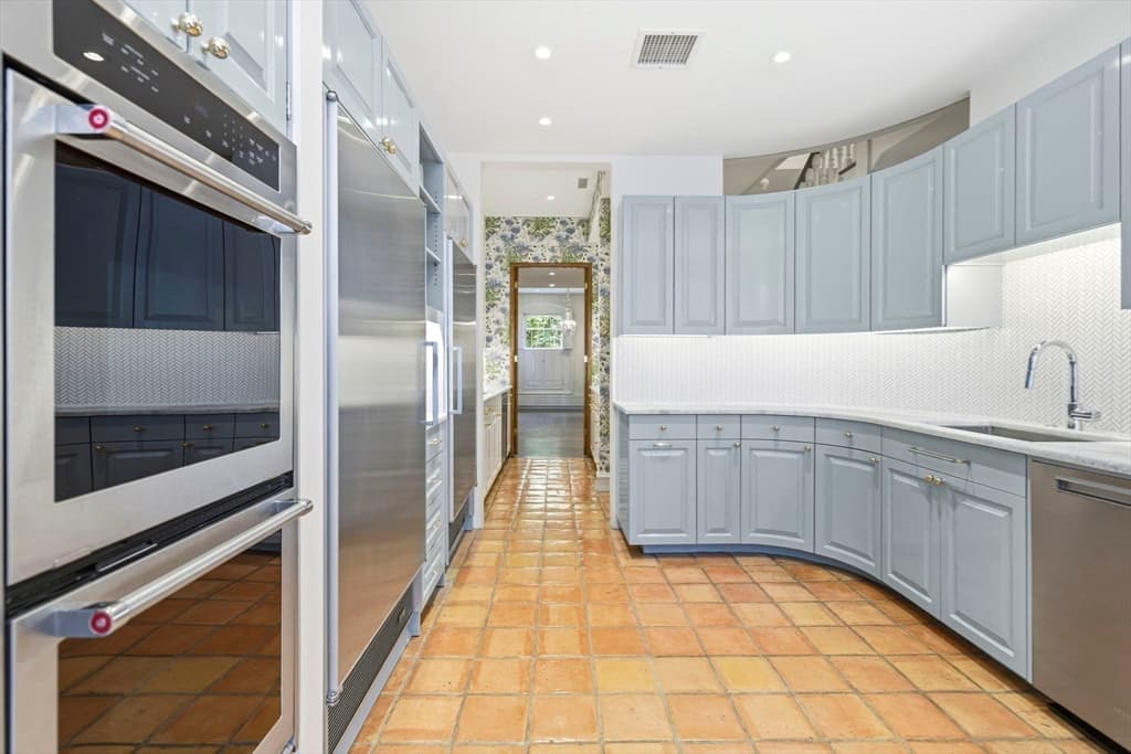 122 Marlborough Street, Boston MA 02116 photo 7