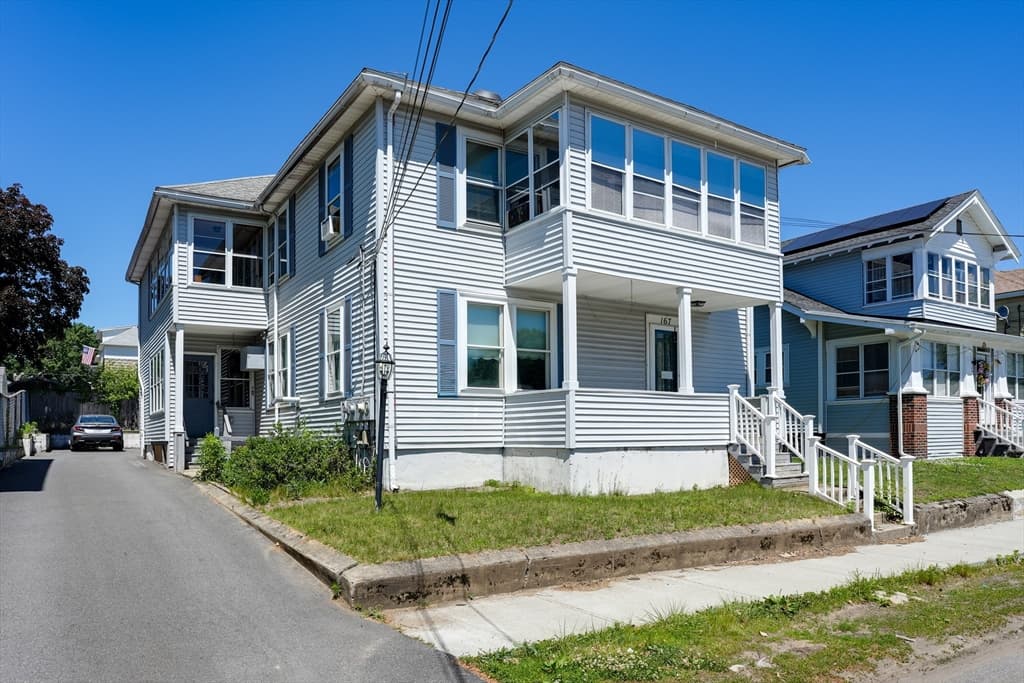 167 Seventh St, Leominster MA 01453