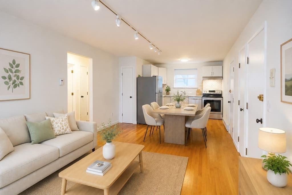 104 Trowbridge St # 4, Cambridge MA 02138