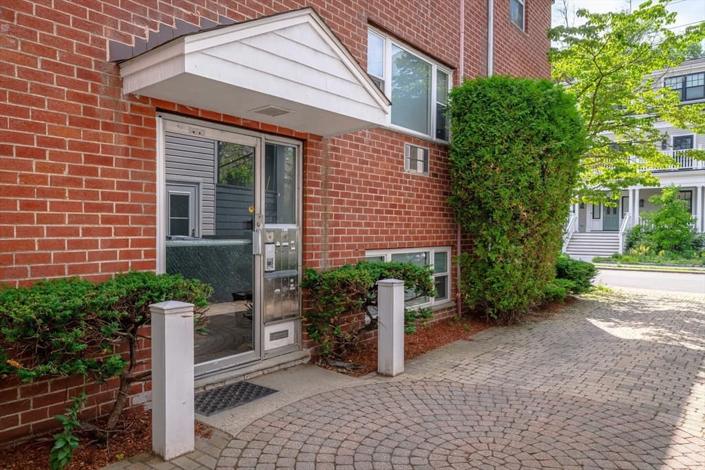 104 Trowbridge St # 4, Cambridge MA 02138 photo 18