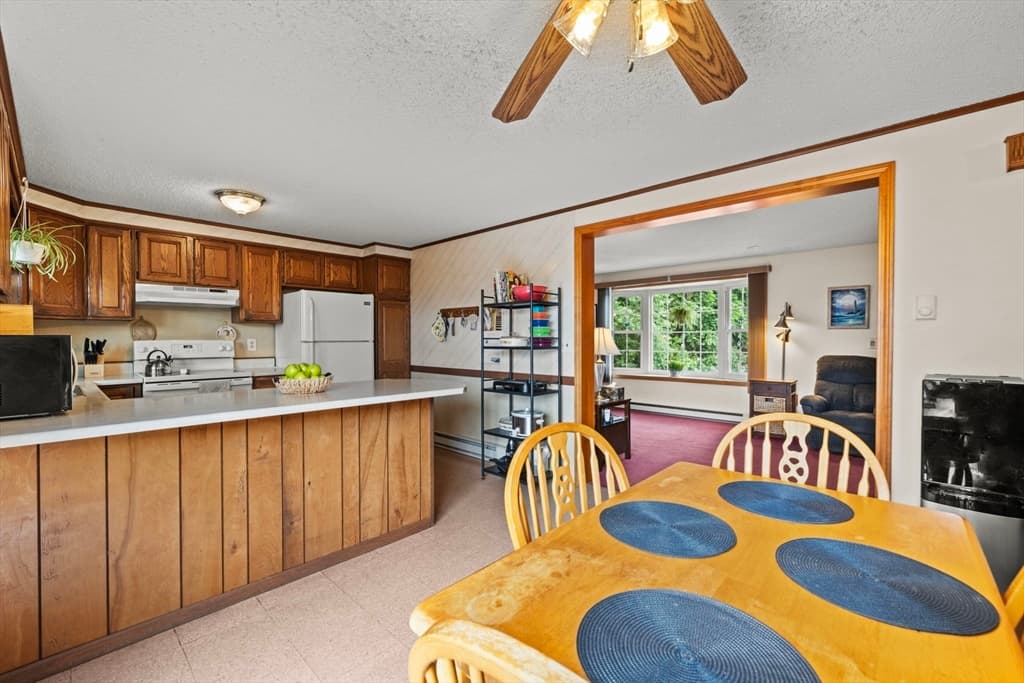 Condominium at 12 Winnepurkit Ave # 12, Lynn MA 01905, photo 10 of 26