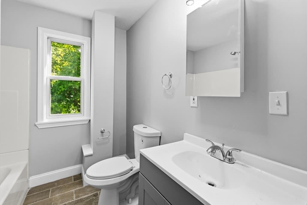 409 Crescent St, Fall River MA 02720 photo 19