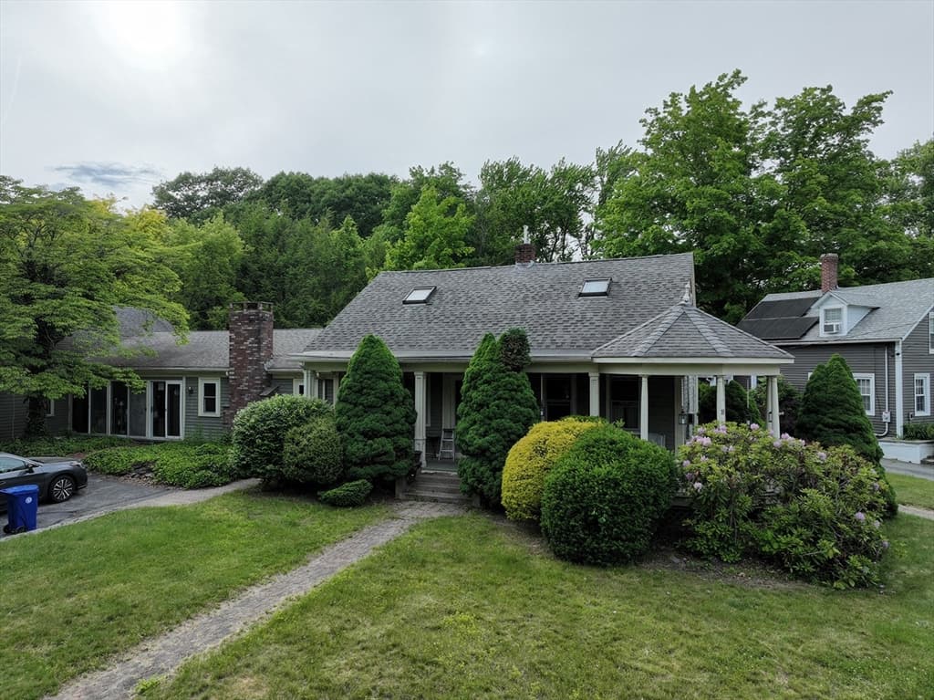 18 North Ave, Attleboro MA 02703