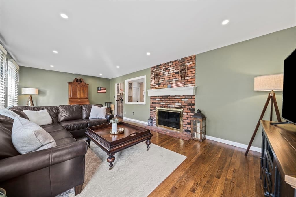114 Longwater Dr, Hanover MA 02339 photo 11
