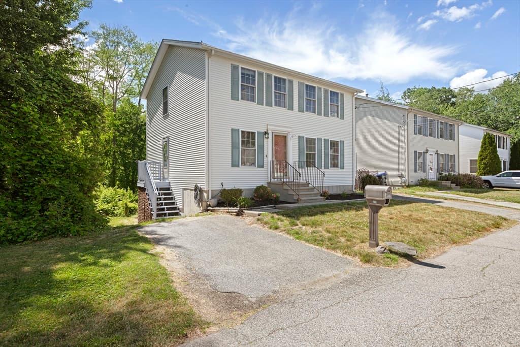 Single Family Residence at 210 Morris St, Cumberland RI 02864, Cumberland, photo 3 of 32