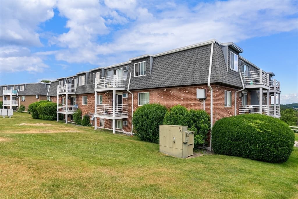 Condominium at 145 Essex Ave # 405, Gloucester MA 01930, Gloucester, photo 6 of 31