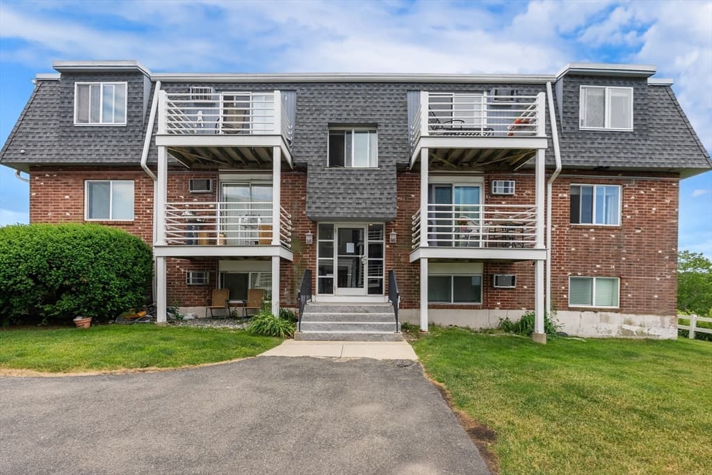 Condominium at 145 Essex Ave # 405, Gloucester MA 01930, Gloucester, photo 7 of 31