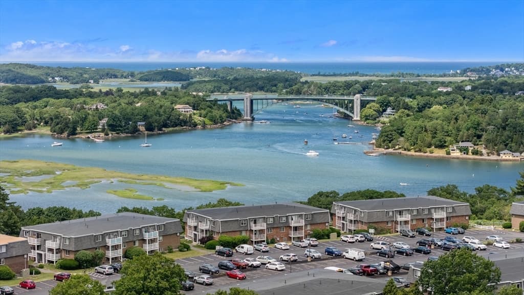 145 Essex Ave # 405, Gloucester MA 01930