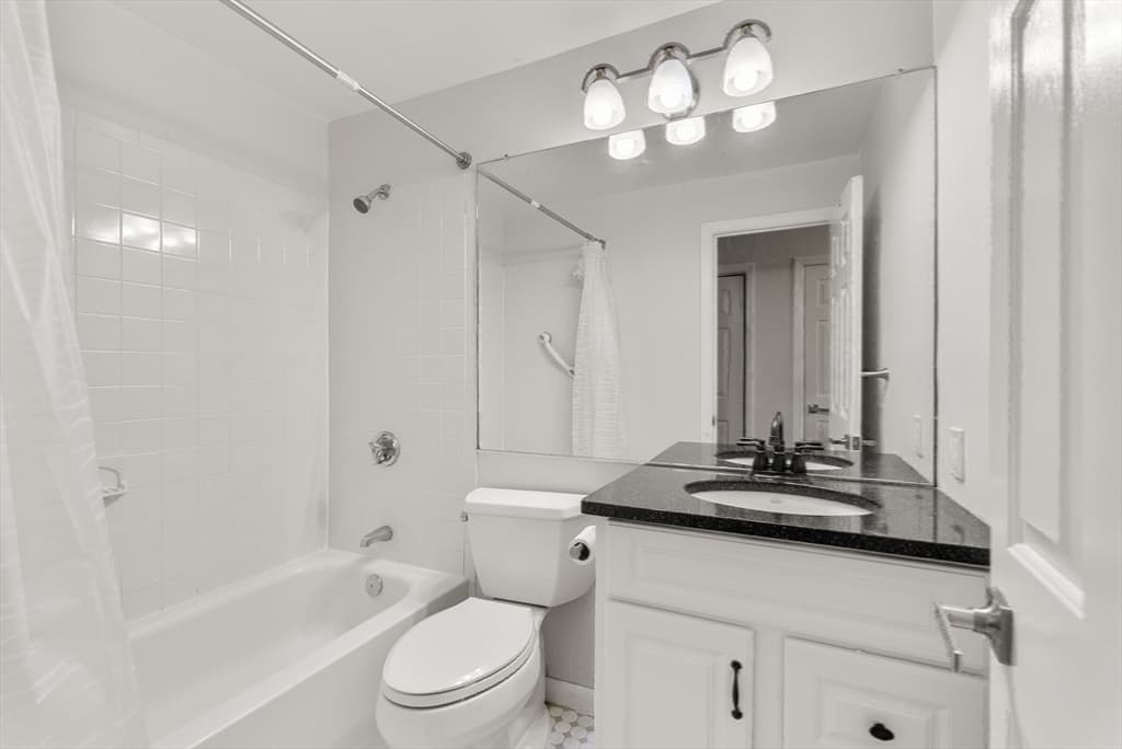 Condominium at 145 Essex Ave # 405, Gloucester MA 01930, Gloucester, photo 18 of 31