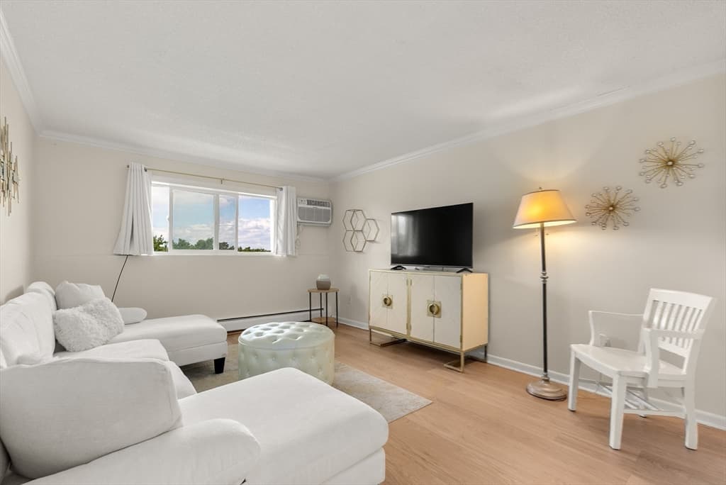 Condominium at 145 Essex Ave # 405, Gloucester MA 01930, Gloucester, photo 8 of 31