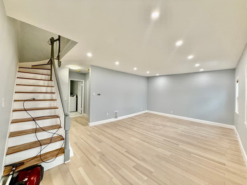 Condominium at 15 Berwick St # 15, Melrose MA 02176, Melrose, photo 6 of 27